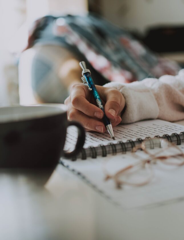 How (And Why) To Start Journaling For Mental Health - Women of Today